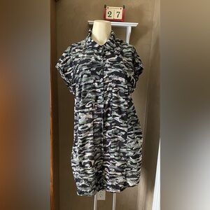 Covington Shirt Women Casual Dress Size Size Large( 12-14) safari print